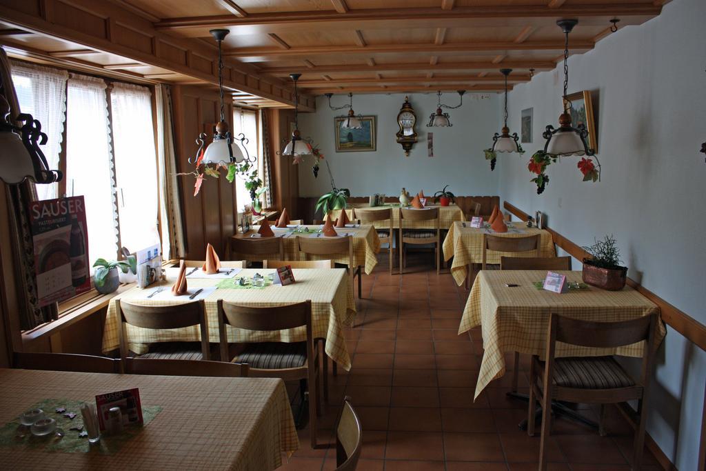 Hotel Restaurant Koi-Gartenteich Hausernmoos Kültér fotó